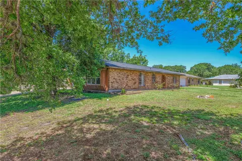 1404 Medina Dr, College Station, TX 77840