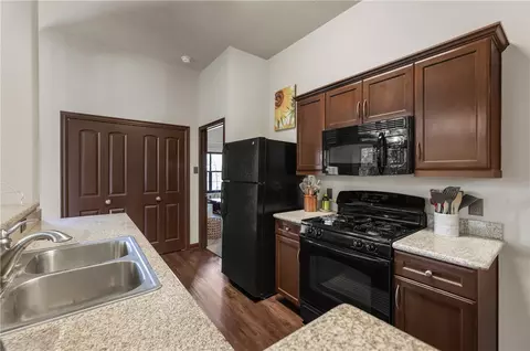 Kitchen - 2025 Positano Loop, Bryan, TX 77808 photo 5 of 5
