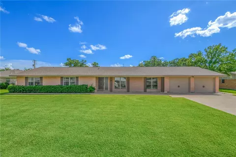 2308 Morningside Dr, Bryan, TX 77802