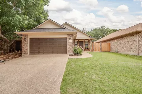 1902 Wilderland Cir, Bryan, TX 77807