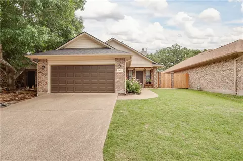 1902 Wilderland Cir, Bryan, TX 77807