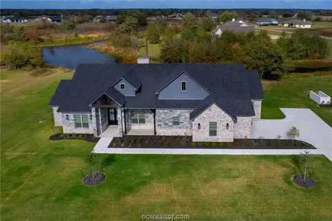 10070 Crown Pt, Iola, TX 77861