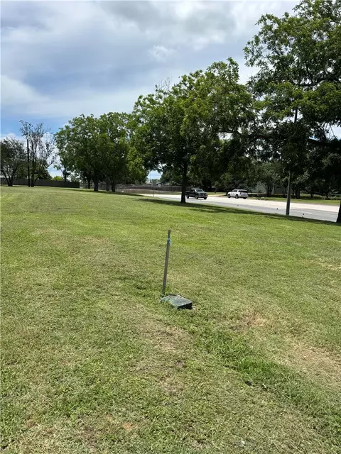 901 905 411 W St Hwy 21 Hwy, Caldwell, TX 77836