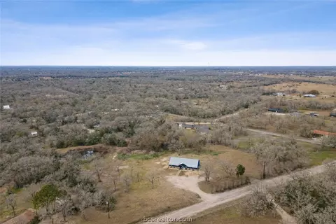 5012 Hickory Ln, College Station, TX 77845