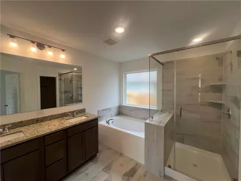 Bath - 1927 Sebright Dr, Bryan, TX 77807 photo 2 of 4