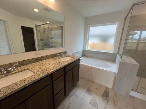 Bath - 1927 Sebright Dr, Bryan, TX 77807 photo 3 of 4