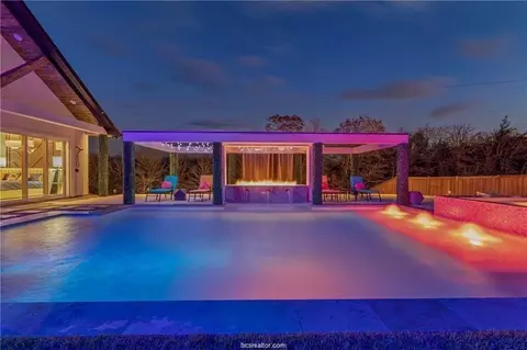 2118 Joe Will Dr, College Station, TX 77845