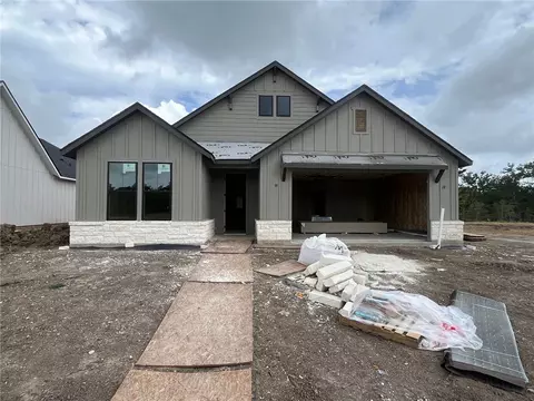 4052 Lakeside Club Dr, College Station, TX 77845