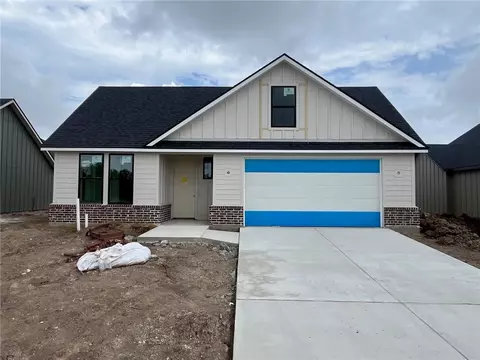 4056 Lakeside Club Dr, College Station, TX 77845
