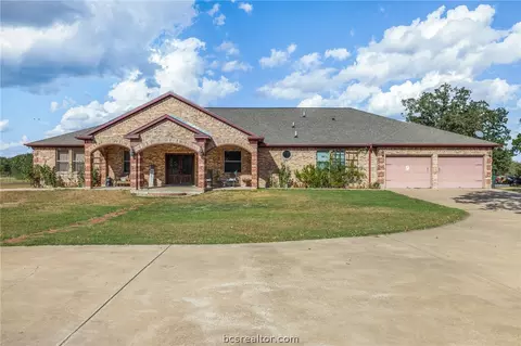 1102 Private Road 2332, Giddings, TX 78942