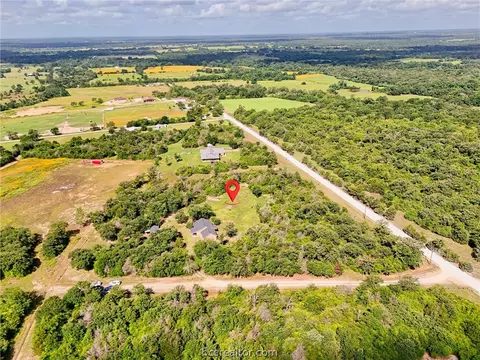 1872 Morgan Ln, Franklin, TX 77856
