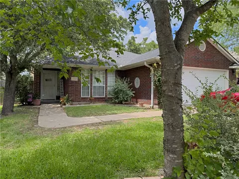 1702 Beaver Pond Ct, Bryan, TX 77807