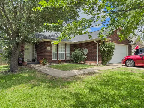 1702 Beaver Pond Ct, Bryan, TX 77807