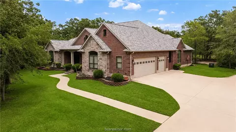 3926 Austins Estates Dr, Bryan, TX 77808