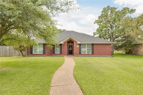 4700 Kensington Rd, Bryan, TX 77802