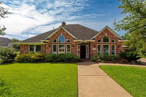708 Putter Ct, College Station, TX 77845