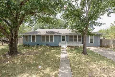 708 Broadmoor Dr, Bryan, TX 77802