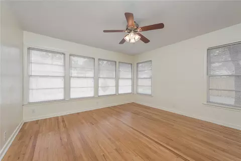 708 Broadmoor Dr, Bryan, TX 77802