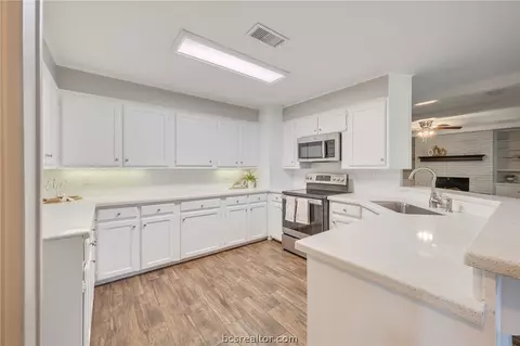 Kitchen - 2505 Willow Bend Dr, Bryan, TX 77802 photo 1 of 2
