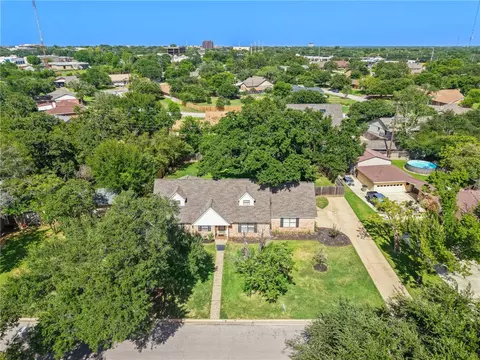 View/Area - 2505 Willow Bend Dr, Bryan, TX 77802 photo 2 of 3