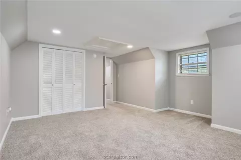 Bedroom - 2505 Willow Bend Dr, Bryan, TX 77802 photo 6 of 6