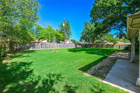 Exterior - 2505 Willow Bend Dr, Bryan, TX 77802 photo 5 of 7