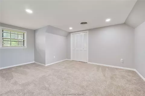 Bedroom - 2505 Willow Bend Dr, Bryan, TX 77802 photo 4 of 6