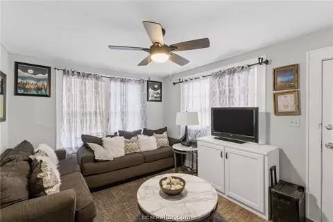 Living - 402 Hill St, Bryan, TX 77803 photo 1 of 1