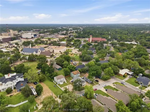View/Area - 402 Hill St, Bryan, TX 77803 photo 2 of 3