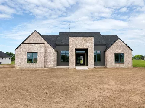 10354 Charlinda Ln, Bryan, TX 77808