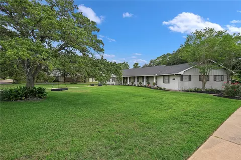 Exterior - 1307 E 31st St, Bryan, TX 77802 photo 2 of 4
