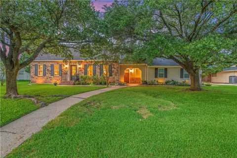 3711 Sunnybrook Ln, Bryan, TX 77802