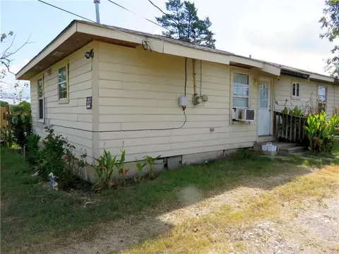 Exterior - 1413 Sandy Point Rd, Bryan, TX 77803 photo 4 of 4