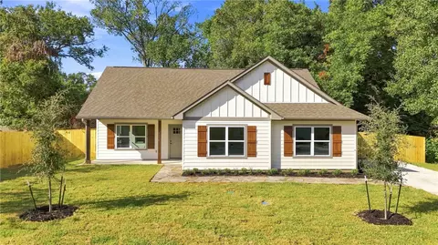 1013 E 26th St, Bryan, TX 77803