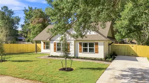 Exterior - 1013 E 26th St, Bryan, TX 77803 photo 3 of 9
