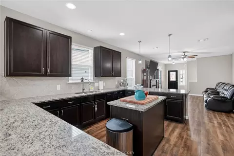 Kitchen - 4718 Milagro Loop, Bryan, TX 77807 photo 4 of 6