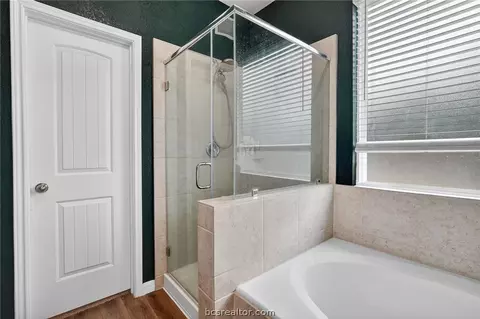 Bath - 4718 Milagro Loop, Bryan, TX 77807 photo 3 of 7