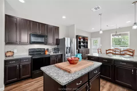 Kitchen - 4718 Milagro Loop, Bryan, TX 77807 photo 5 of 6