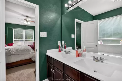 Bath - 4718 Milagro Loop, Bryan, TX 77807 photo 2 of 7