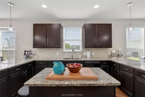 Kitchen - 4718 Milagro Loop, Bryan, TX 77807 photo 3 of 6