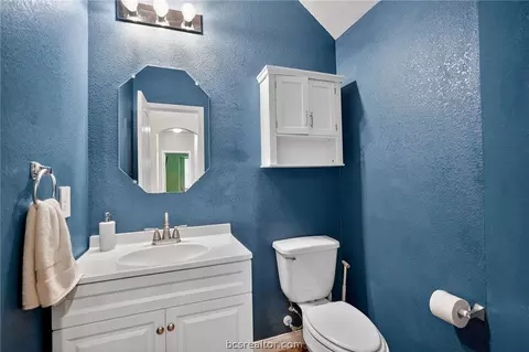Bath - 4718 Milagro Loop, Bryan, TX 77807 photo 1 of 7