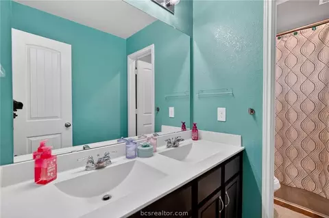 Bath - 4718 Milagro Loop, Bryan, TX 77807 photo 6 of 7