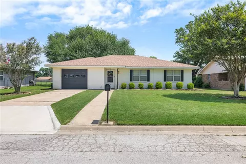 806 Dillard St, Caldwell, TX 77836