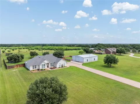 6305 Whitetail Ln, Bryan, TX 77808