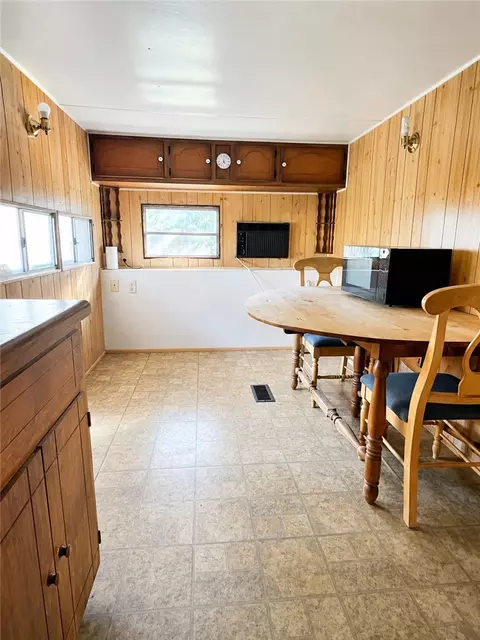 Kitchen - 413 Moorehead, Franklin, TX 77856 photo 3 of 3