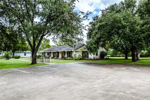 1304 E Main St, Madisonville, TX 77864