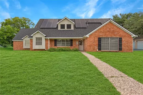3501 Tanglewood Dr, Bryan, TX 77802