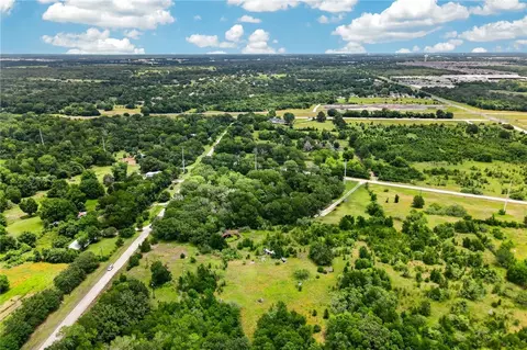 5955 Lynette Cir, Bryan, TX 77807 photo 6