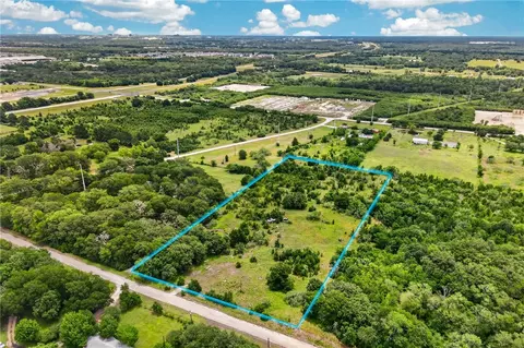 5955 Lynette Cir, Bryan, TX 77807 photo 4