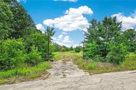 5955 Lynette Cir, Bryan, TX 77807 photo 2